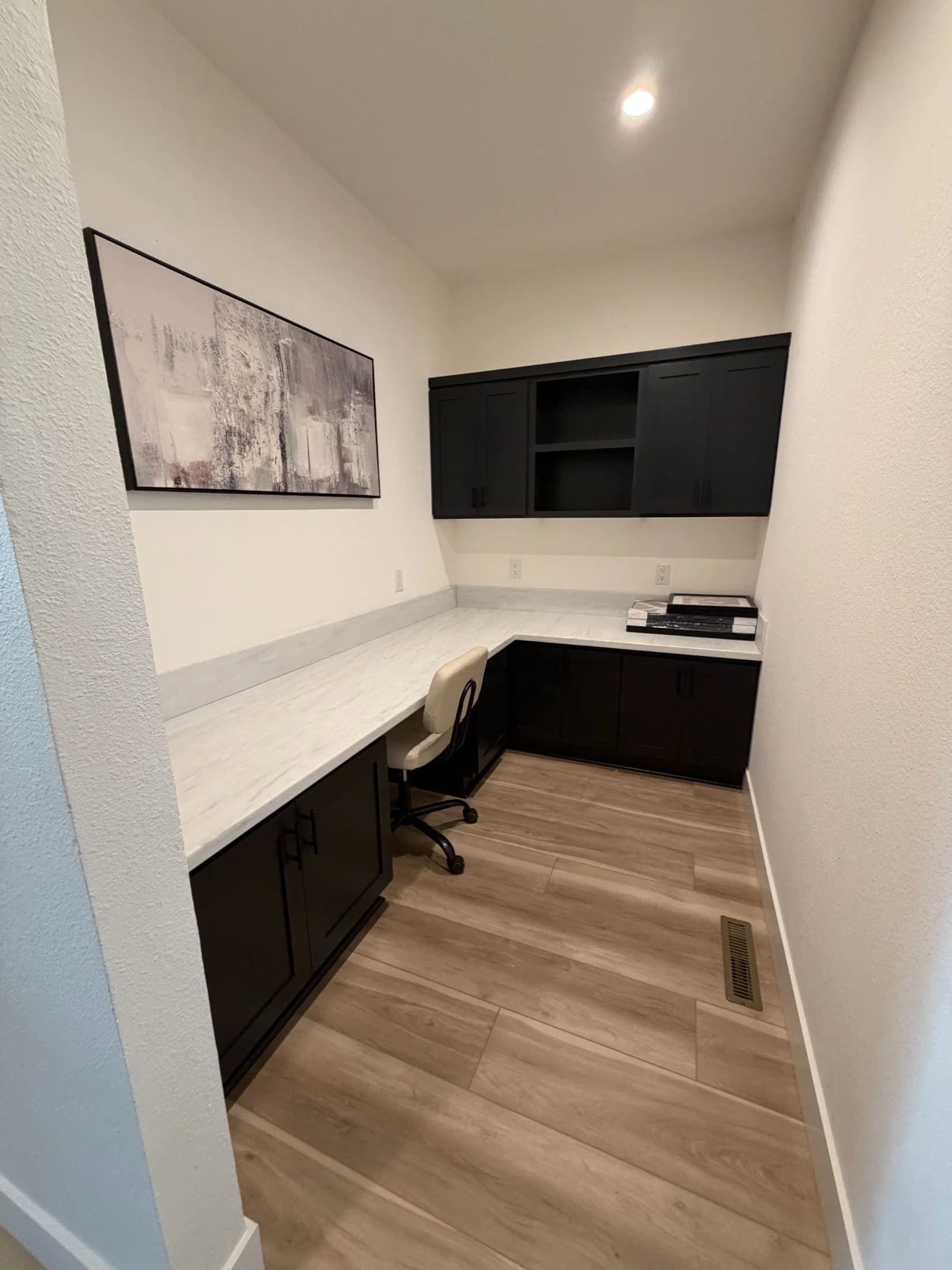 Roberto interior home features